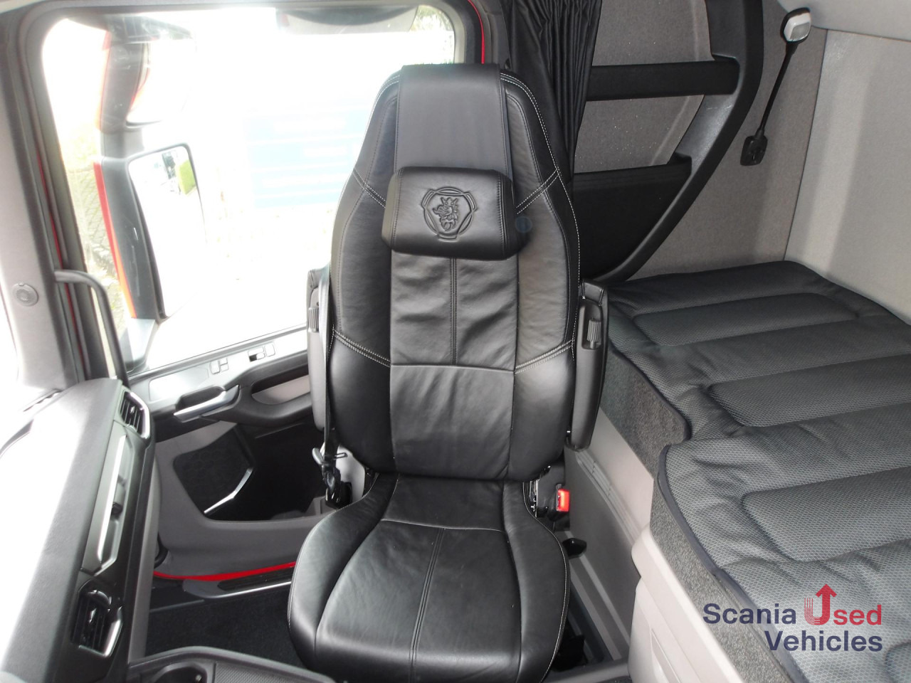 SCANIA R 500 NA - HIGHLINE - ALCOA - LEATHER - 2x TANKs - Nyergesvontató: 2 kép. SCANIA R 500 NA - HIGHLINE - ALCOA - LEATHER - 2x TANKs - Nyergesvontató: 2 kép.