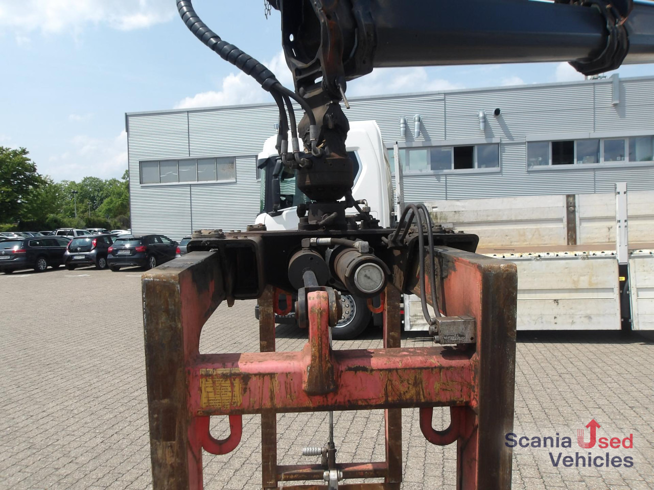 SCANIA R580 - 6x2*4 - V8 - PALFINGER PK 23.001L TEC3 - Platós teherautó, Darus autó: 3 kép. SCANIA R580 - 6x2*4 - V8 - PALFINGER PK 23.001L TEC3 - Platós teherautó, Darus autó: 3 kép.