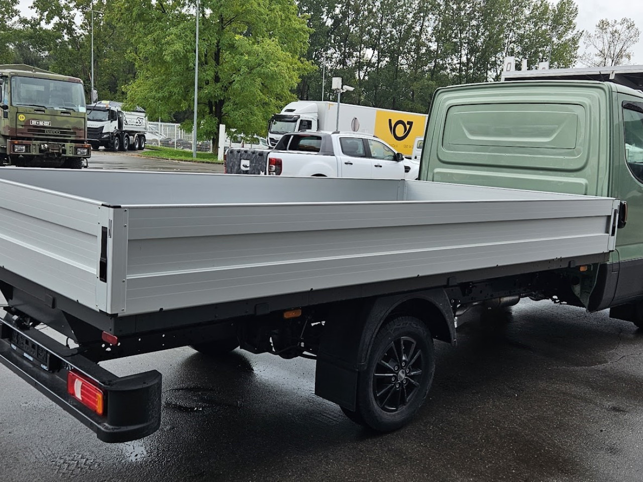 IVECO Daily 35S14A8 - Furgon: 4 kép. IVECO Daily 35S14A8 - Furgon: 4 kép.