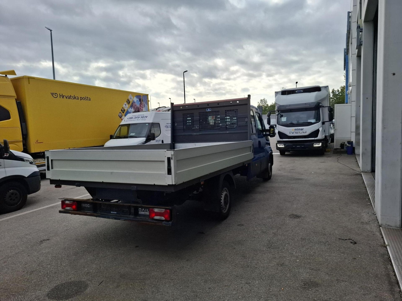 IVECO Daily 35S16A8 - Furgon, Duplakabinos kisteherautó: 4 kép. IVECO Daily 35S16A8 - Furgon, Duplakabinos kisteherautó: 4 kép.