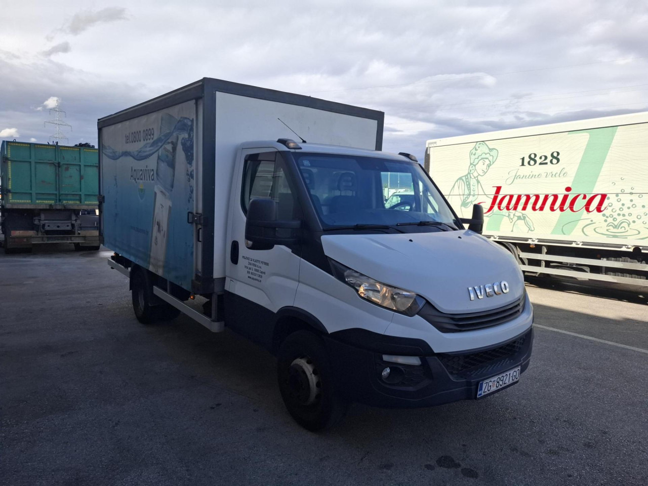 IVECO Daily 70C15 - Ponyvás kisteherautó: 2 kép. IVECO Daily 70C15 - Ponyvás kisteherautó: 2 kép.