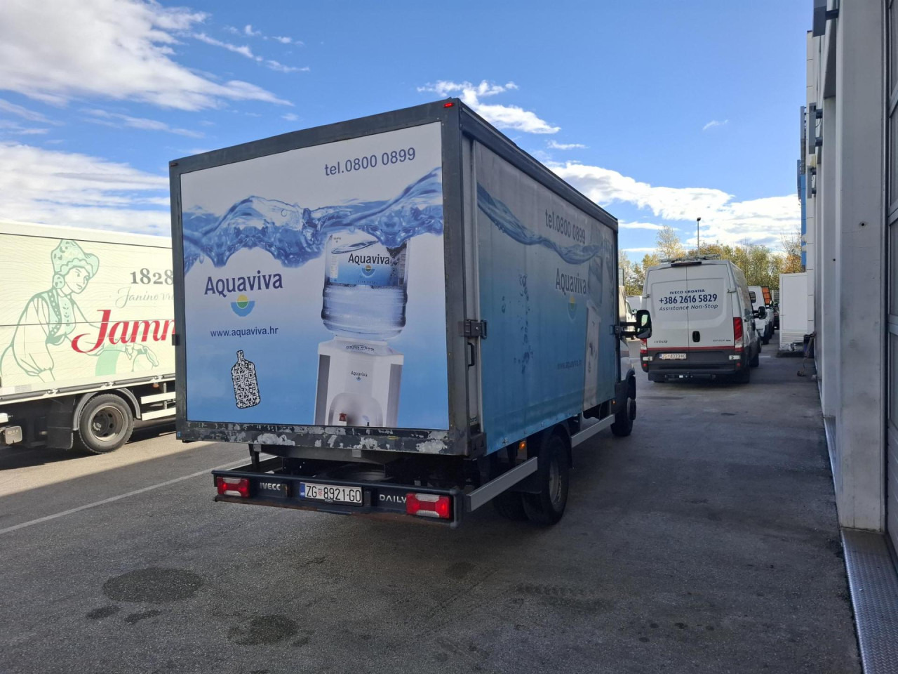 IVECO Daily 70C15 - Ponyvás kisteherautó: 4 kép. IVECO Daily 70C15 - Ponyvás kisteherautó: 4 kép.