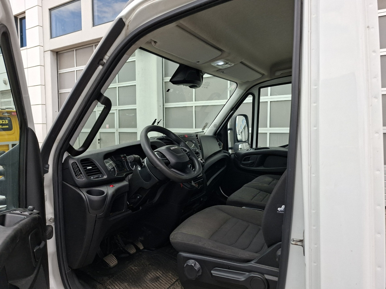 IVECO Daily 70C18H - Alvaz teherautó: 5 kép. IVECO Daily 70C18H - Alvaz teherautó: 5 kép.