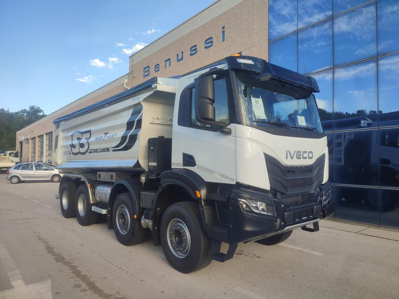 IVECO T-Way AD410T50 - Billenőplatós teherautó: 2 kép. IVECO T-Way AD410T50 - Billenőplatós teherautó: 2 kép.