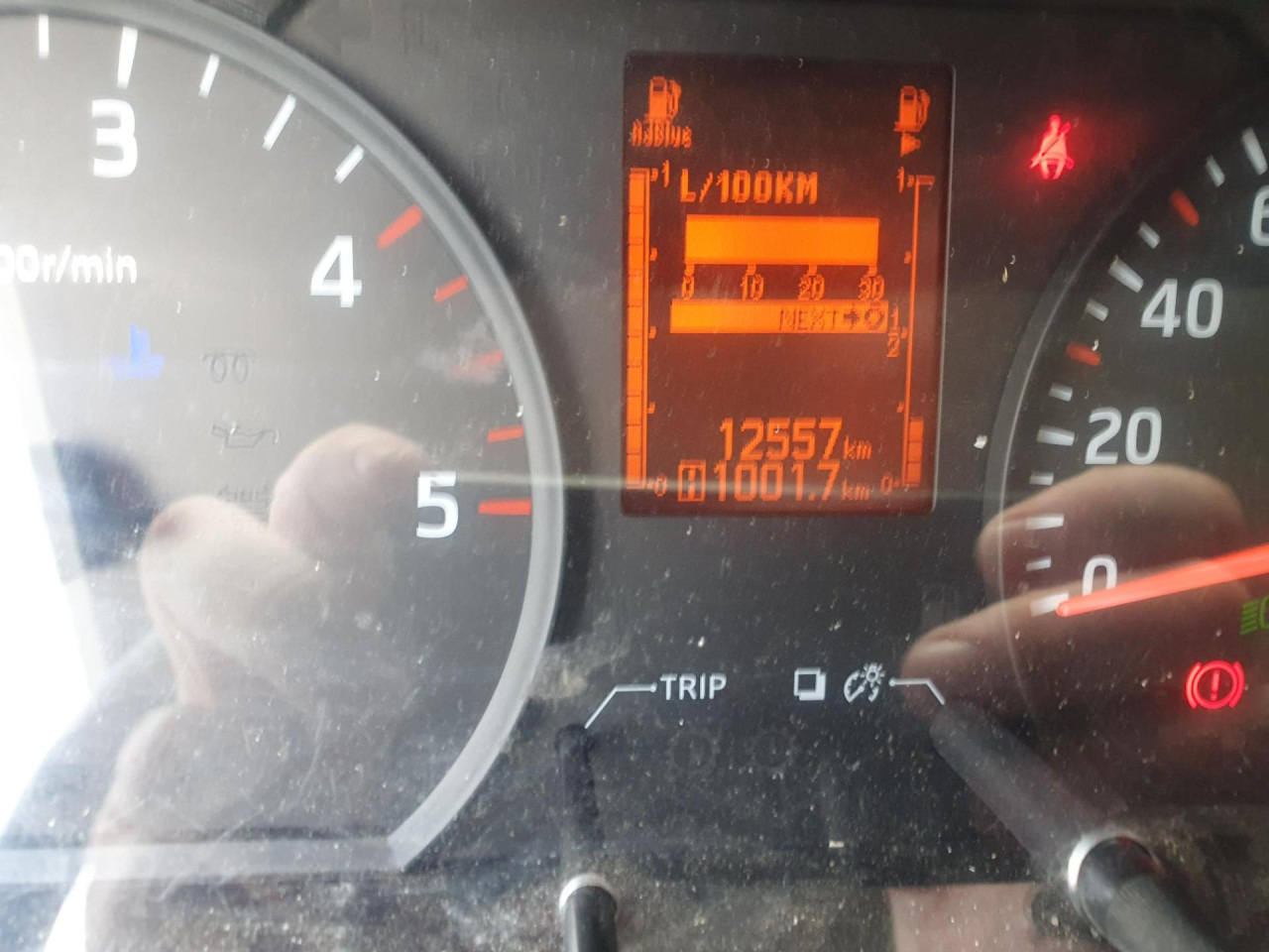 Emelőkosaras teherautó NISSAN Cabstar NT400: 8 kép.