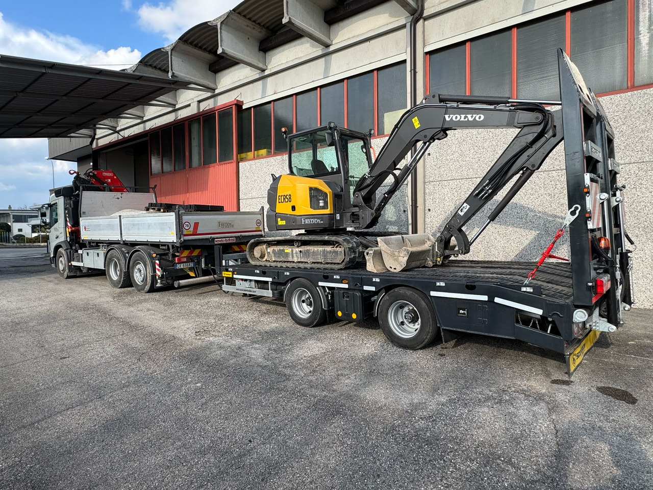 SCORPION 2 AXLE TANDEM TRAILER NEW (MANUFACTURER COMPANY) - Platós pótkocsi: 4 kép. SCORPION 2 AXLE TANDEM TRAILER NEW (MANUFACTURER COMPANY) - Platós pótkocsi: 4 kép.
