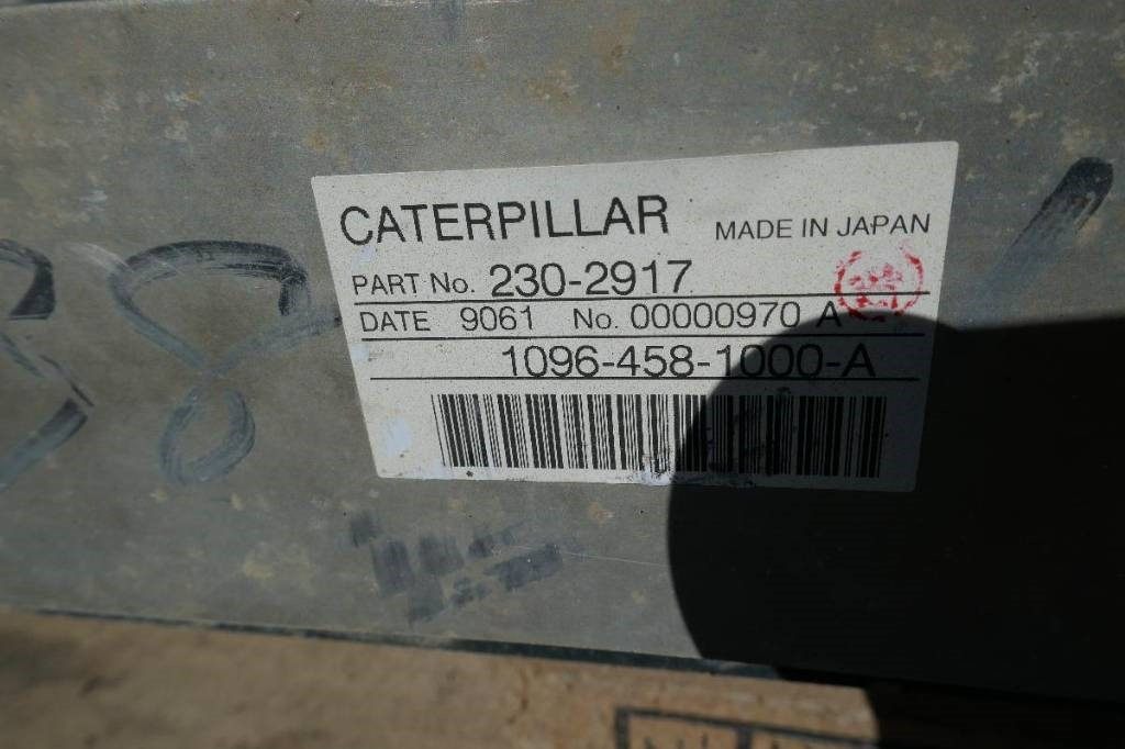 CAT 374 D Intercooler, 230-2917  - Radiátor - Építőipari gépek: 2 kép. CAT 374 D Intercooler, 230-2917  - Radiátor - Építőipari gépek: 2 kép.