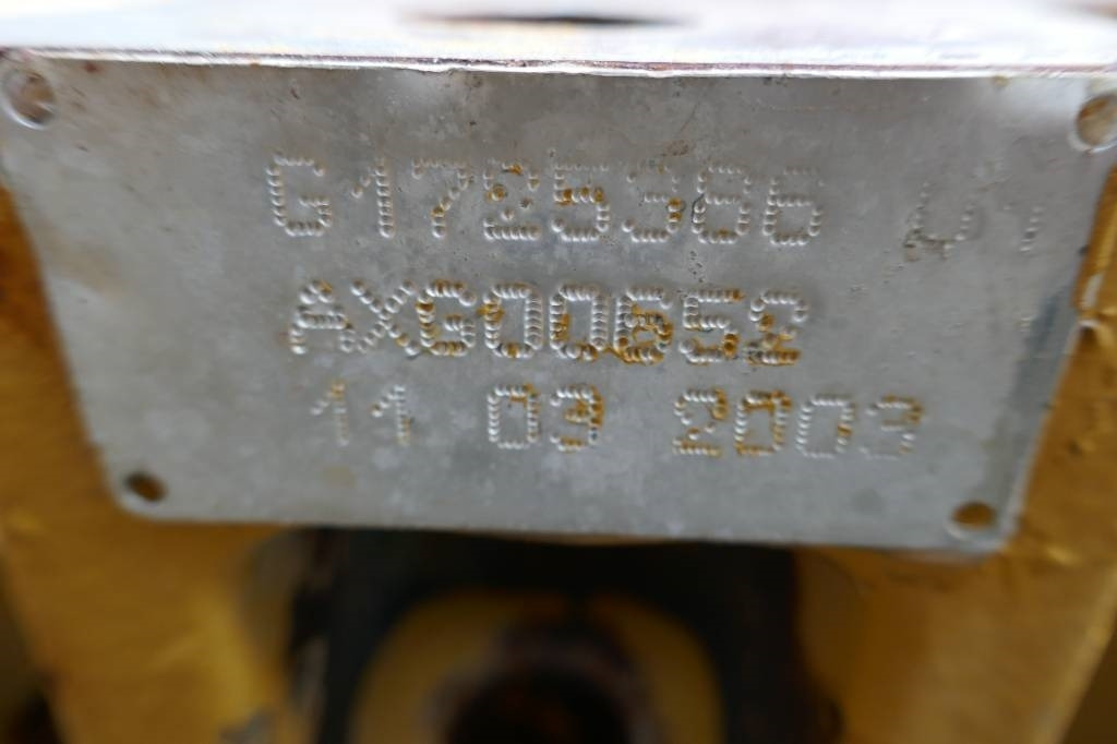 CAT 980G framaxel G1725389 - Tengely és alkatrészek - Építőipari gépek: 3 kép. CAT 980G framaxel G1725389 - Tengely és alkatrészek - Építőipari gépek: 3 kép.