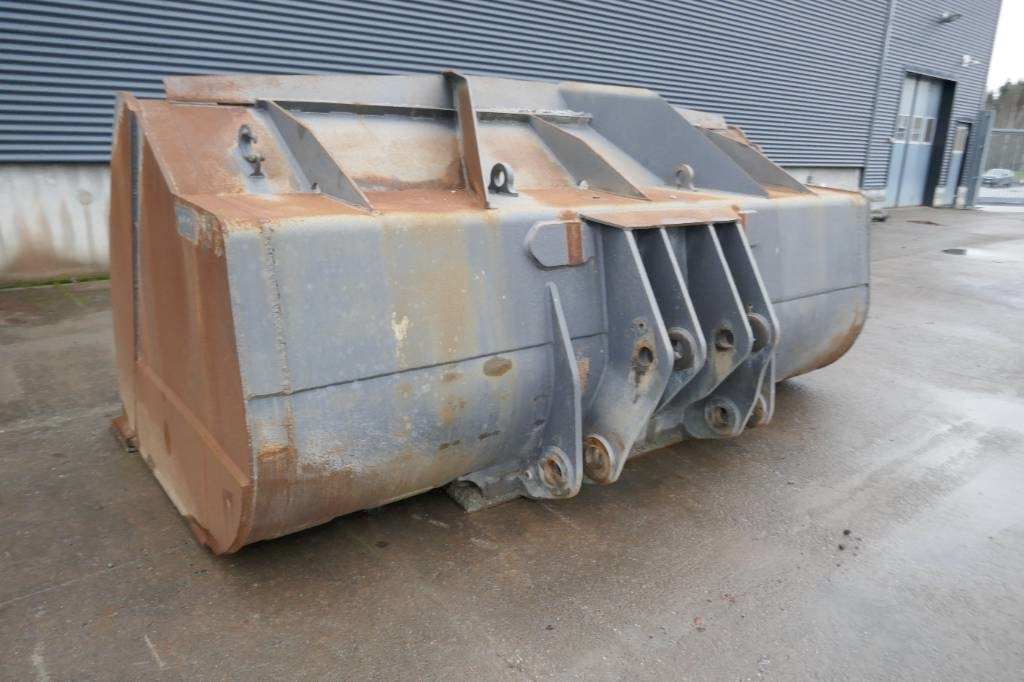 CAT 980M Skopa - Kanál - Építőipari gépek: 5 kép. CAT 980M Skopa - Kanál - Építőipari gépek: 5 kép.