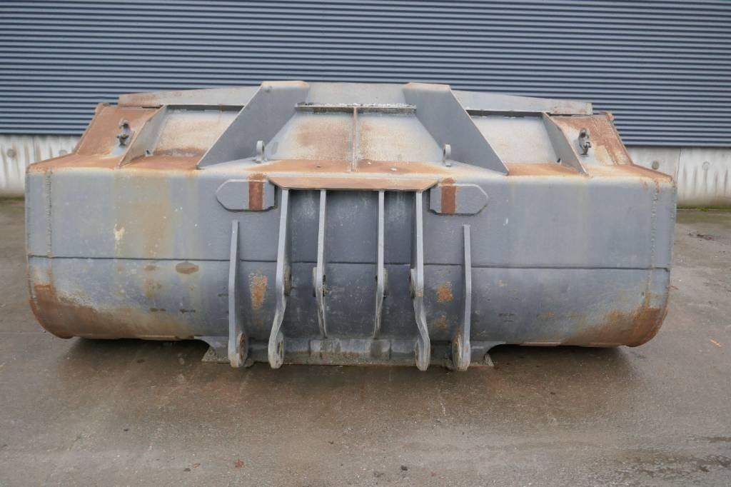 CAT 980M Skopa - Kanál - Építőipari gépek: 4 kép. CAT 980M Skopa - Kanál - Építőipari gépek: 4 kép.