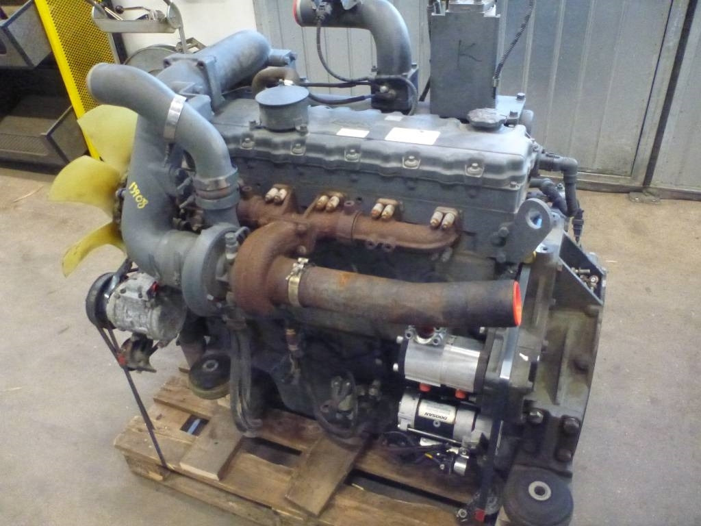 Doosan DL06 - Motor - Építőipari gépek: 2 kép. Doosan DL06 - Motor - Építőipari gépek: 2 kép.