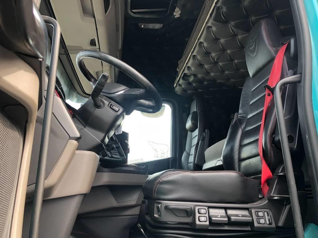 Inredning Scania S-serie - Fülke - Teherautó: 2 kép. Inredning Scania S-serie - Fülke - Teherautó: 2 kép.