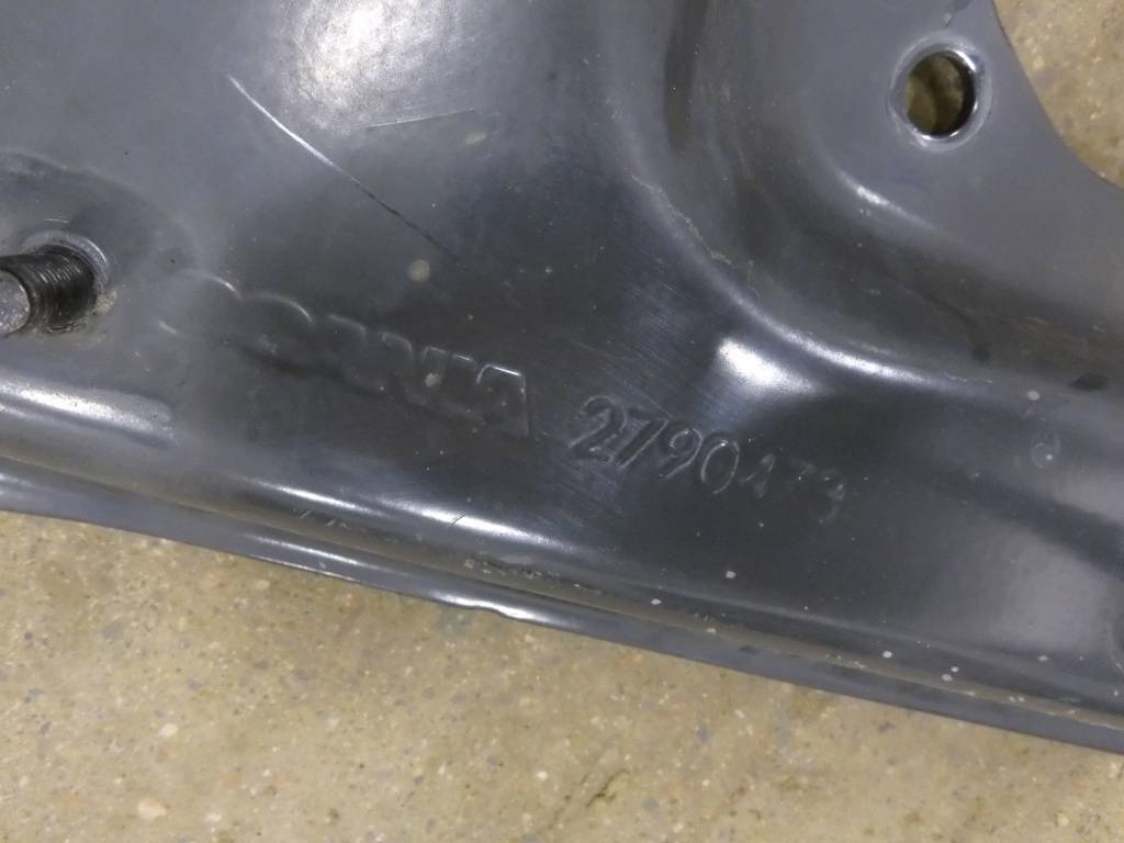 Instegsfäste Scania R-serie - Fülke - Teherautó: 3 kép. Instegsfäste Scania R-serie - Fülke - Teherautó: 3 kép.