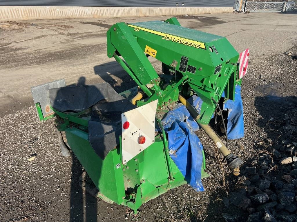 John Deere 131 Frontslåtter - Fűkasza: 3 kép. John Deere 131 Frontslåtter - Fűkasza: 3 kép.