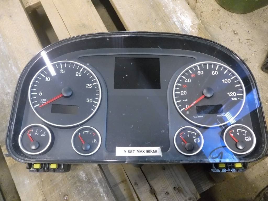 MAN TGS mätarhus, 81272026288 - Elektromos rendszer - Teherautó: 1 kép. MAN TGS mätarhus, 81272026288 - Elektromos rendszer - Teherautó: 1 kép.