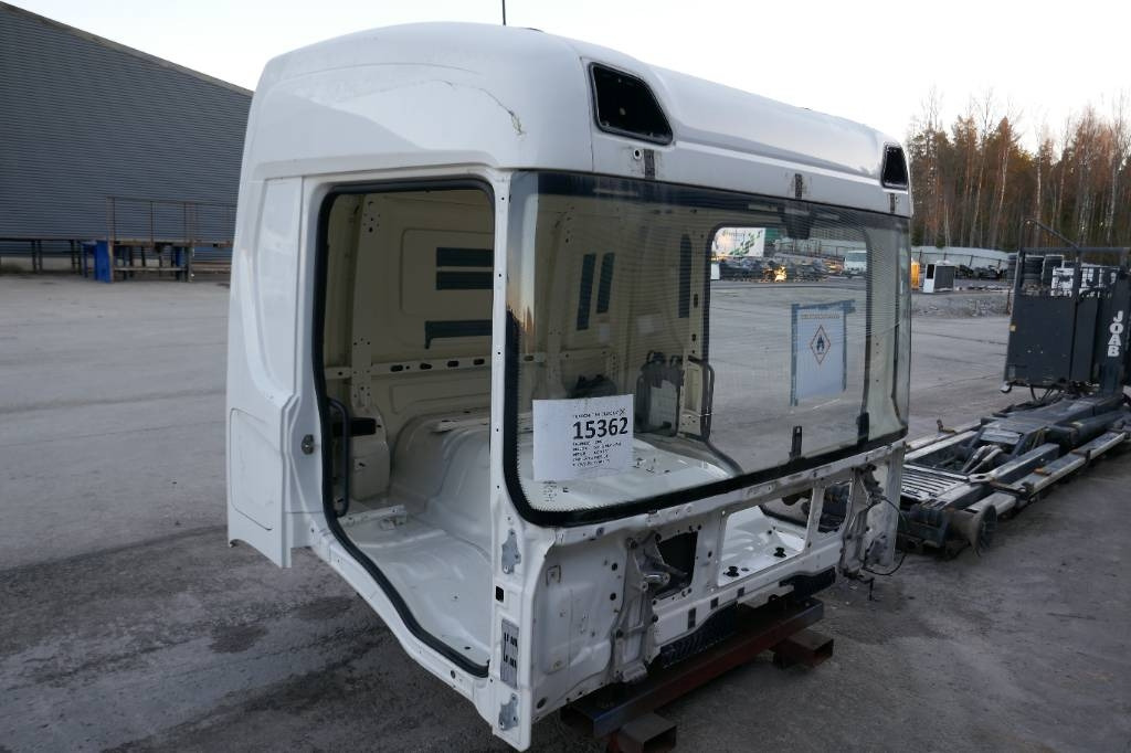 Scania P 410 - Fülke - Teherautó: 1 kép. Scania P 410 - Fülke - Teherautó: 1 kép.