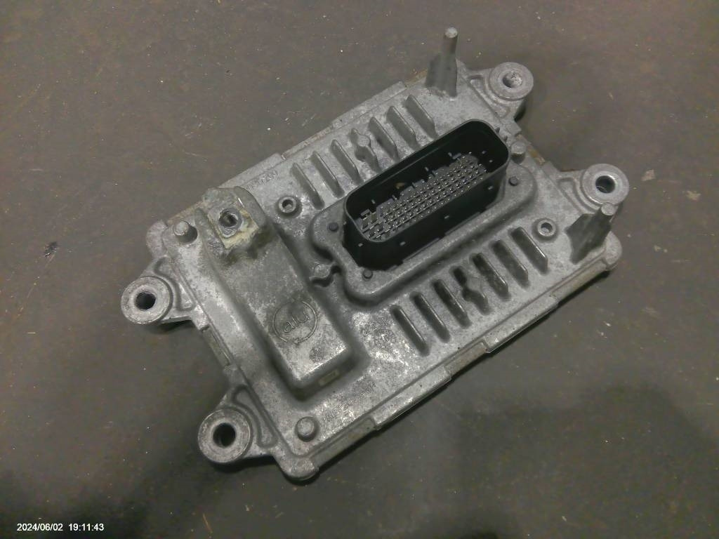 Volvo FH 540 Adblue styrenhet, 22449430 - Elektromos rendszer - Teherautó: 1 kép. Volvo FH 540 Adblue styrenhet, 22449430 - Elektromos rendszer - Teherautó: 1 kép.