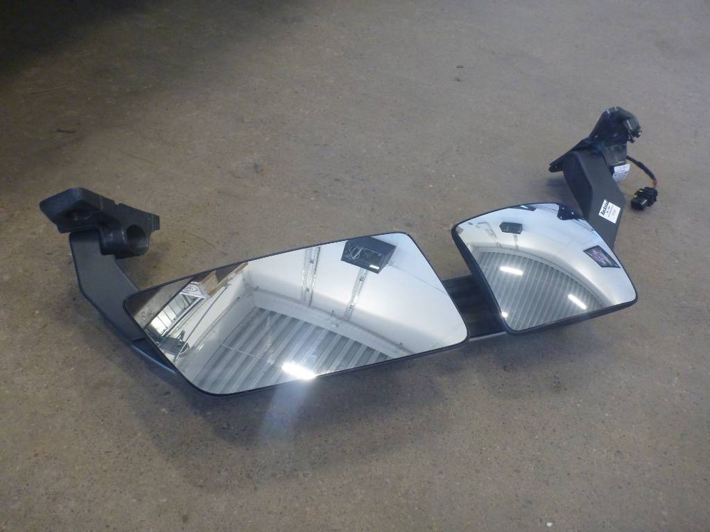 Volvo FH 64 R - Fülke - Teherautó: 1 kép. Volvo FH 64 R - Fülke - Teherautó: 1 kép.