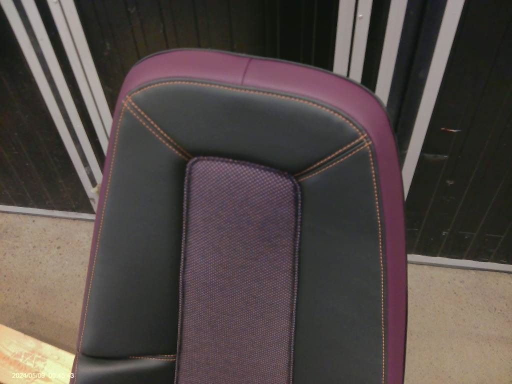 Volvo FM passagerarstol, 23766362 - Fülke - Teherautó: 2 kép. Volvo FM passagerarstol, 23766362 - Fülke - Teherautó: 2 kép.