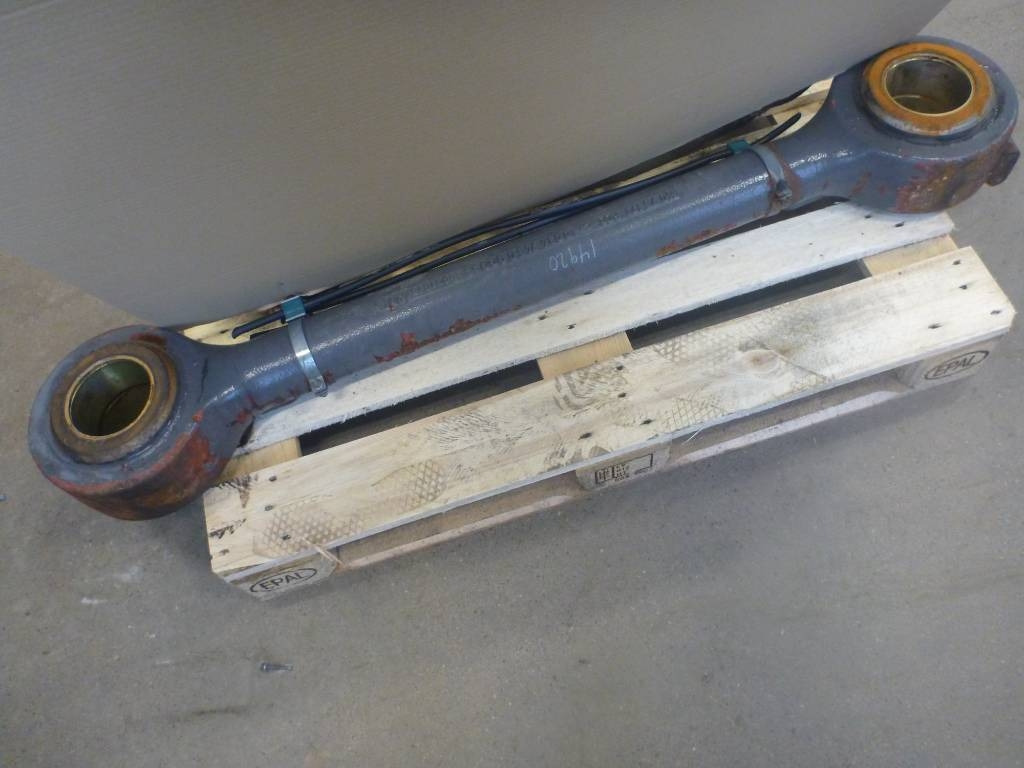 Volvo L 180 H Hundben, voe11093778 - Darugém - Építőipari gépek: 1 kép. Volvo L 180 H Hundben, voe11093778 - Darugém - Építőipari gépek: 1 kép.