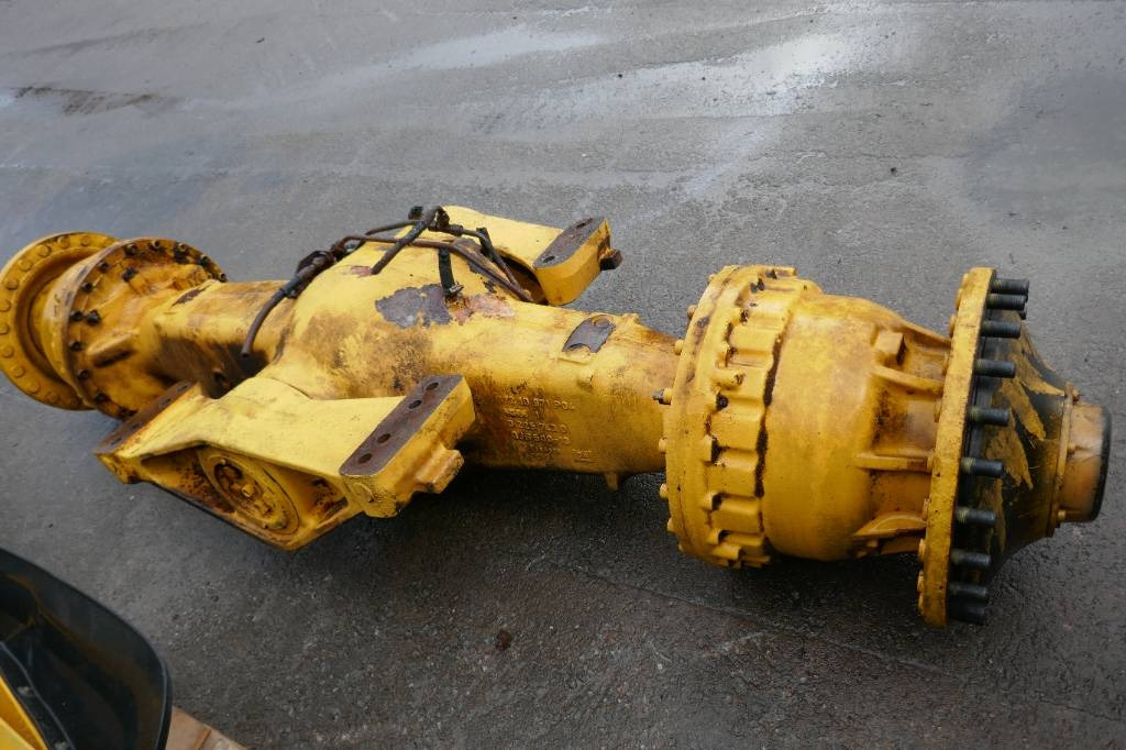 Volvo L 250 G bakaxel, voe15199830 - Tengely és alkatrészek - Építőipari gépek: 1 kép. Volvo L 250 G bakaxel, voe15199830 - Tengely és alkatrészek - Építőipari gépek: 1 kép.