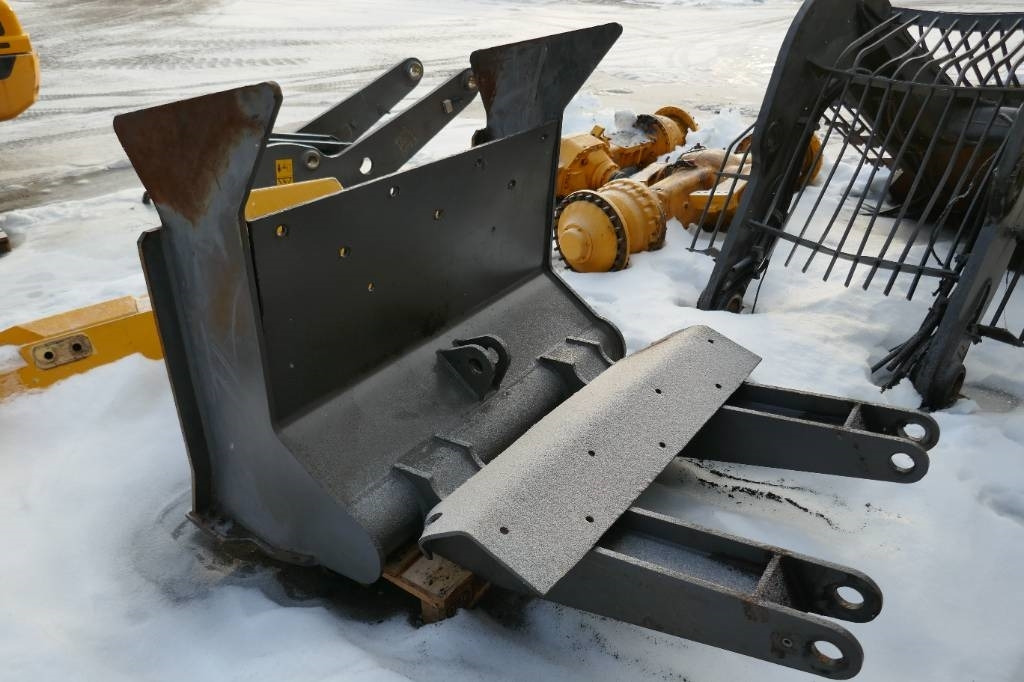 Volvo L180 HL Timmerfösare, voe11180794 - Darugém - Építőipari gépek: 3 kép. Volvo L180 HL Timmerfösare, voe11180794 - Darugém - Építőipari gépek: 3 kép.