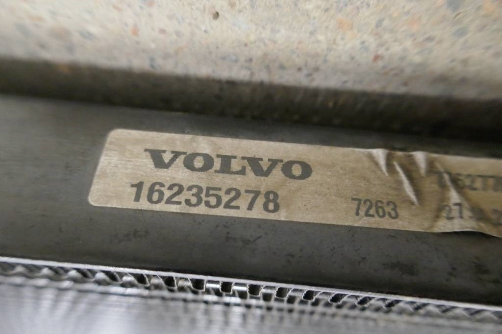 Volvo L180 HL kondensor voe16235278 - Radiátor - Építőipari gépek: 2 kép. Volvo L180 HL kondensor voe16235278 - Radiátor - Építőipari gépek: 2 kép.
