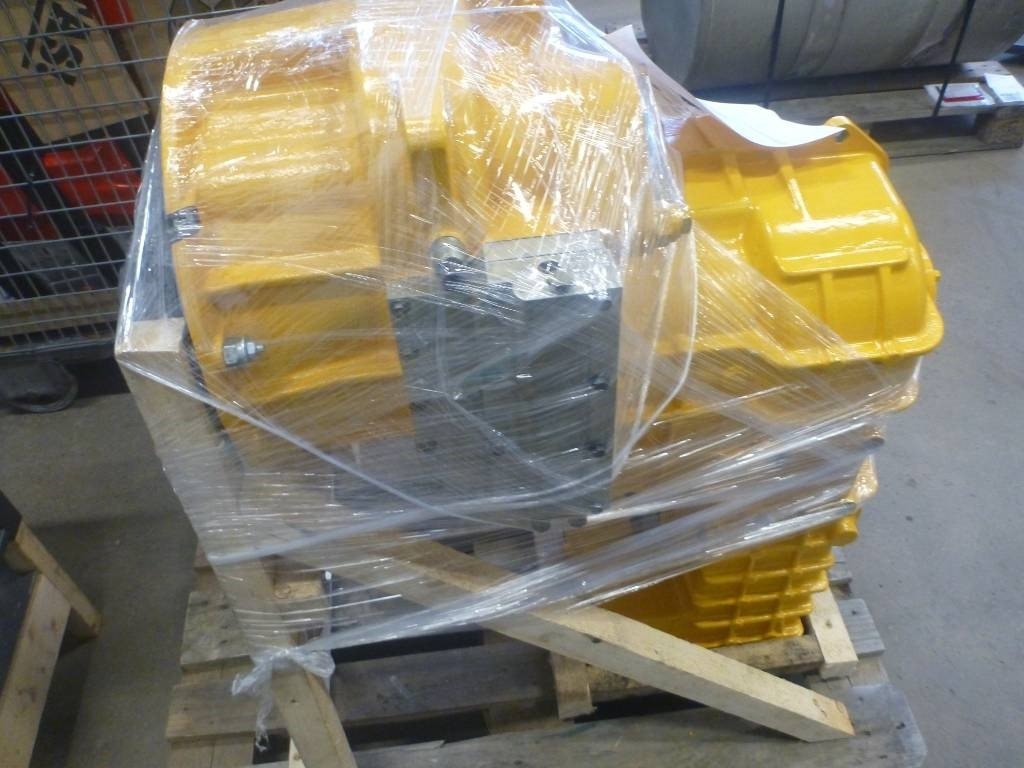 Volvo L70 Växellåda Renoverad, voe22718 - Sebességváltó - Építőipari gépek: 2 kép. Volvo L70 Växellåda Renoverad, voe22718 - Sebességváltó - Építőipari gépek: 2 kép.