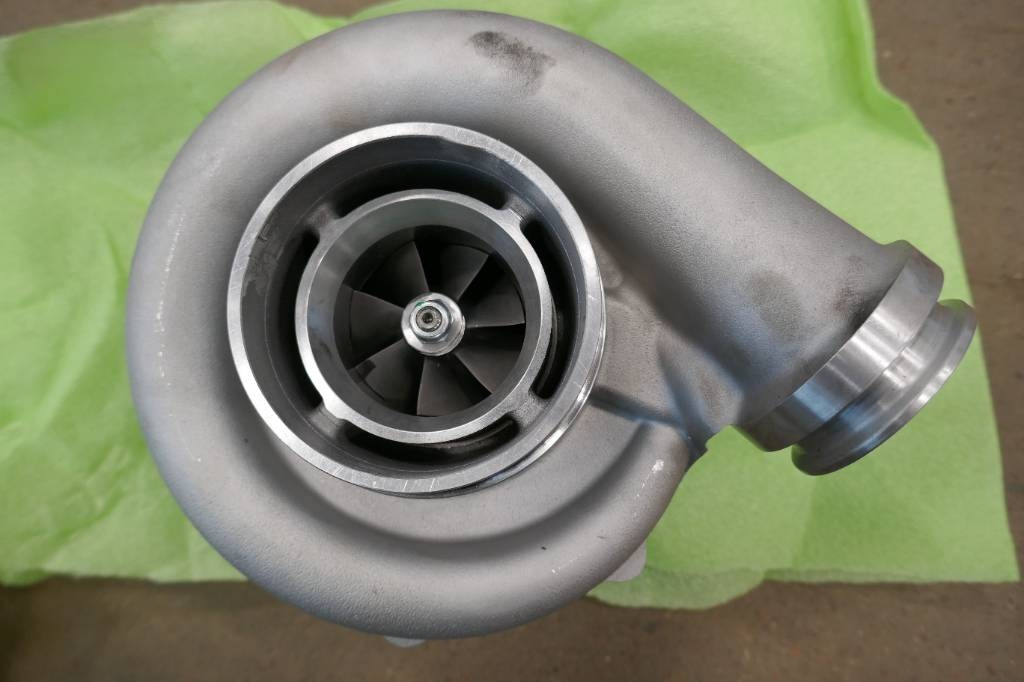 Volvo Turbo, voe11127624 - Motor - Építőipari gépek: 1 kép. Volvo Turbo, voe11127624 - Motor - Építőipari gépek: 1 kép.