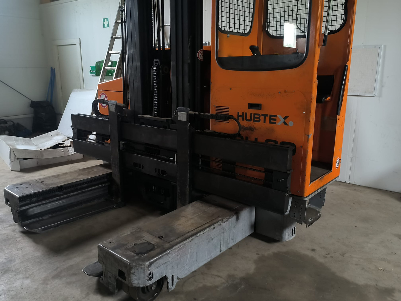 HUBTEX MSU 30 - Négyutas tolóoszlopos targoncá: 5 kép. HUBTEX MSU 30 - Négyutas tolóoszlopos targoncá: 5 kép.