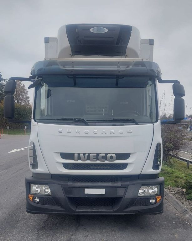 Iveco 140 E25 Eurocargo, E5, Carrier Supra 850 Iveco 140E25 Eurocargo, E5, Carrier Supra 850 - Hűtős teherautó: 2 kép. Iveco 140 E25 Eurocargo, E5, Carrier Supra 850 Iveco 140E25 Eurocargo, E5, Carrier Supra 850 - Hűtős teherautó: 2 kép.