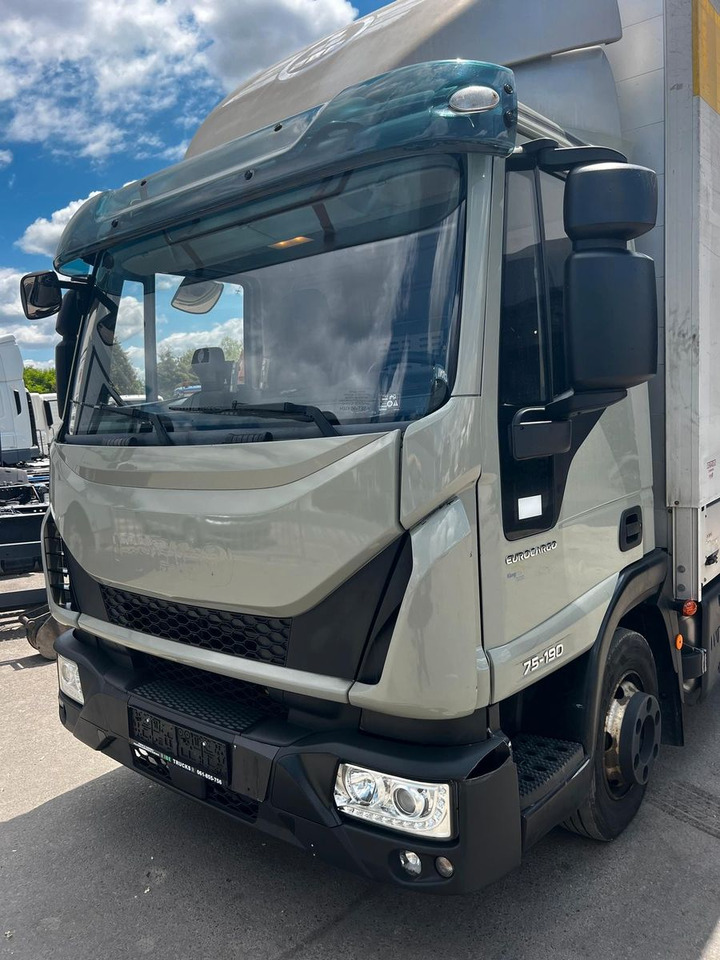 Iveco 75E19 Eurocargo, E6, Ladebordwand - Ponyvás kisteherautó: 2 kép. Iveco 75E19 Eurocargo, E6, Ladebordwand - Ponyvás kisteherautó: 2 kép.