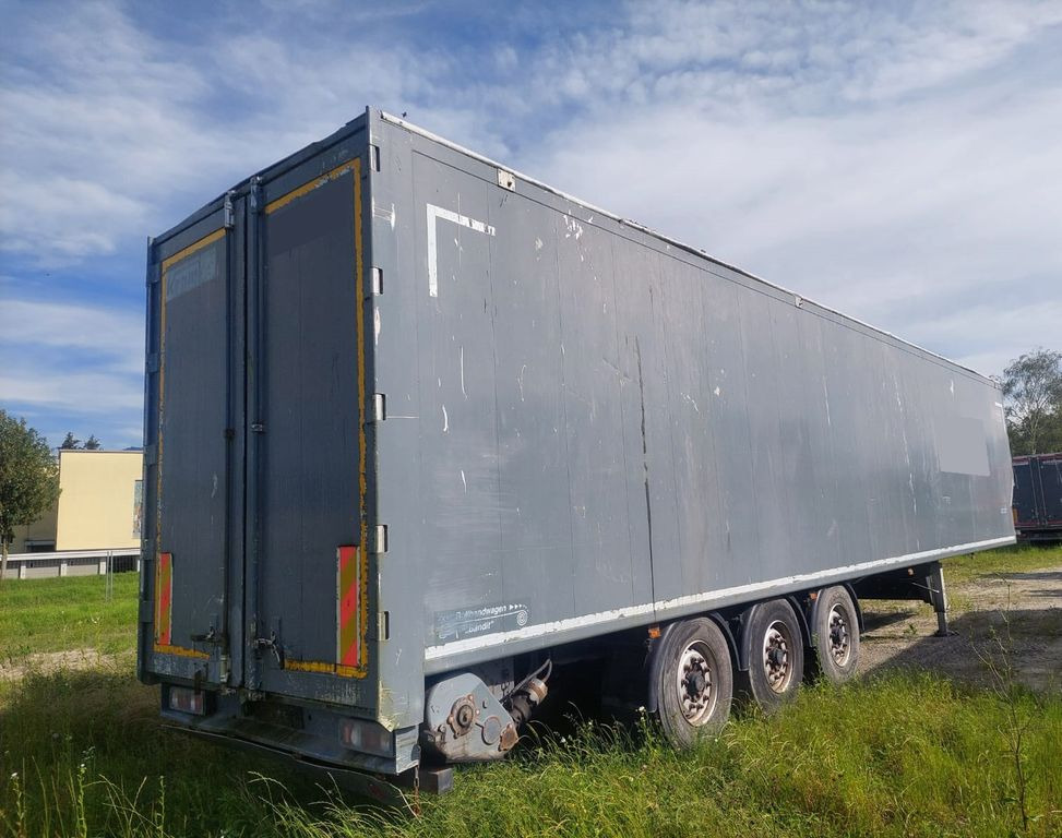 Krampe SB 30-90, Rollband - Félpótkocsi öönkihordós: 3 kép. Krampe SB 30-90, Rollband - Félpótkocsi öönkihordós: 3 kép.