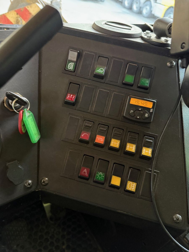 Darus autó Liebherr LTM 1160/2 UTM655 10x6, FLYJIB, SWISS: 13 kép. Darus autó Liebherr LTM 1160/2 UTM655 10x6, FLYJIB, SWISS: 13 kép.