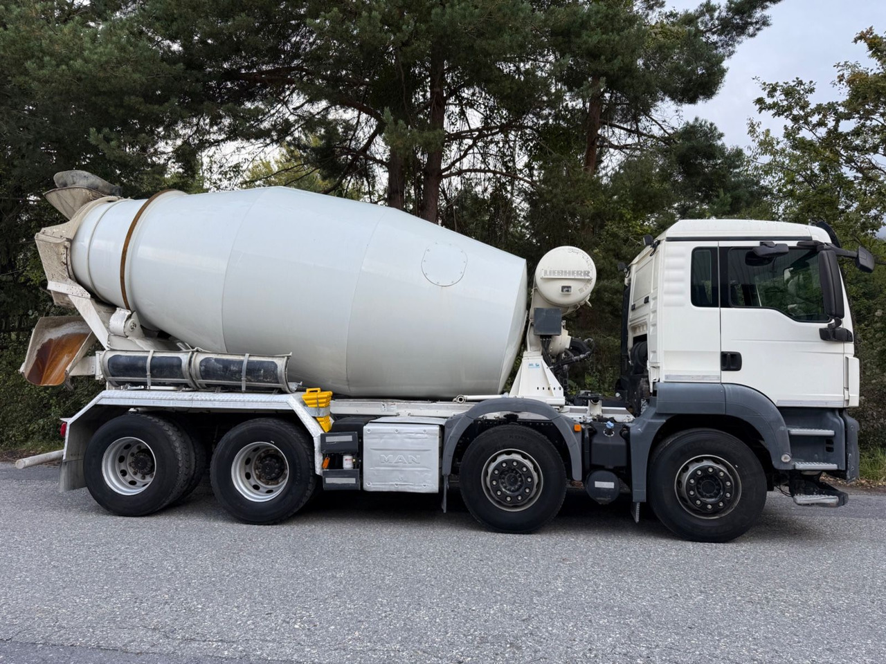 MAN TGS 32.440 8x4, Euro 6, Liebherr 9m3 - Betonmixer: 3 kép. MAN TGS 32.440 8x4, Euro 6, Liebherr 9m3 - Betonmixer: 3 kép.