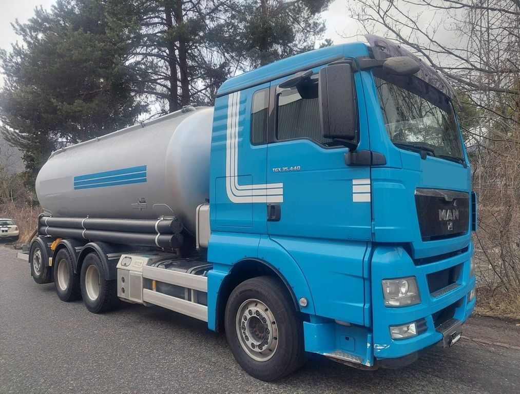 MAN TGX 35.440 8x4, E5, Silo 24m³, Kipper+Kompressor - Tartályos teherautó: 3 kép. MAN TGX 35.440 8x4, E5, Silo 24m³, Kipper+Kompressor - Tartályos teherautó: 3 kép.