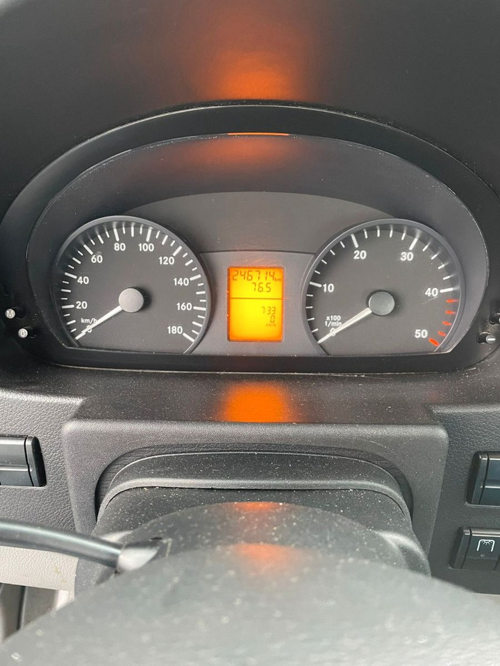 Mercedes-Benz 316 CDI, 5.20m Pritsche - Platós kisteherautó: 5 kép. Mercedes-Benz 316 CDI, 5.20m Pritsche - Platós kisteherautó: 5 kép.