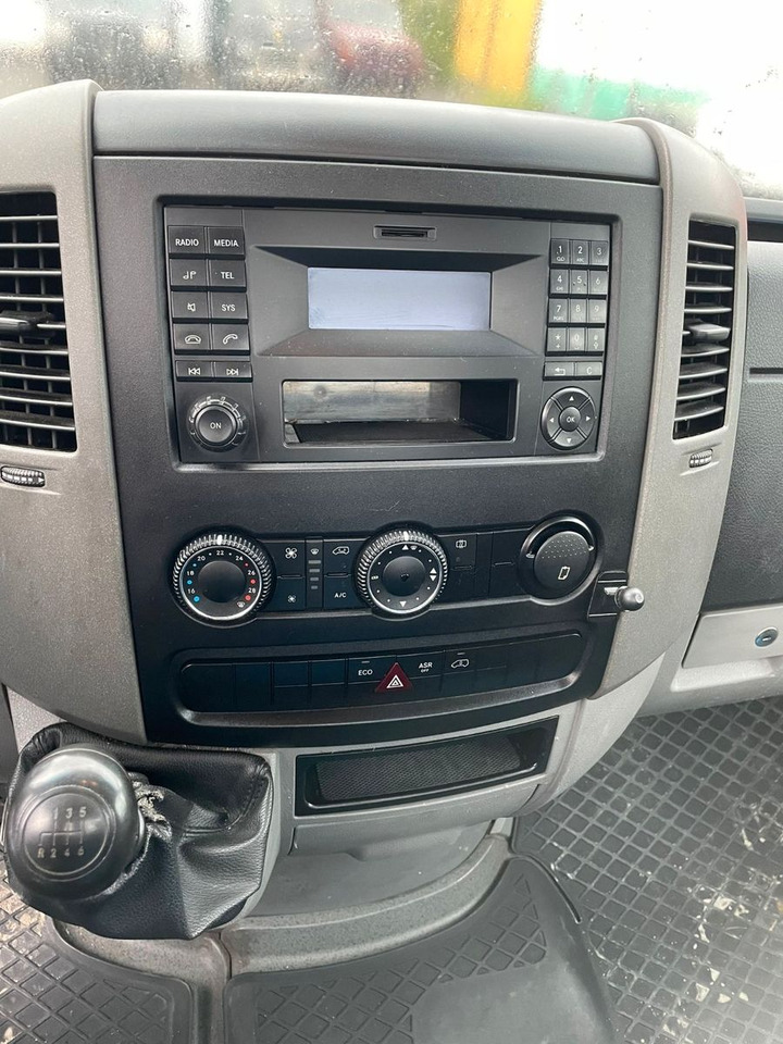 Mercedes-Benz 316 CDI, 5.20m Pritsche - Platós kisteherautó: 4 kép. Mercedes-Benz 316 CDI, 5.20m Pritsche - Platós kisteherautó: 4 kép.