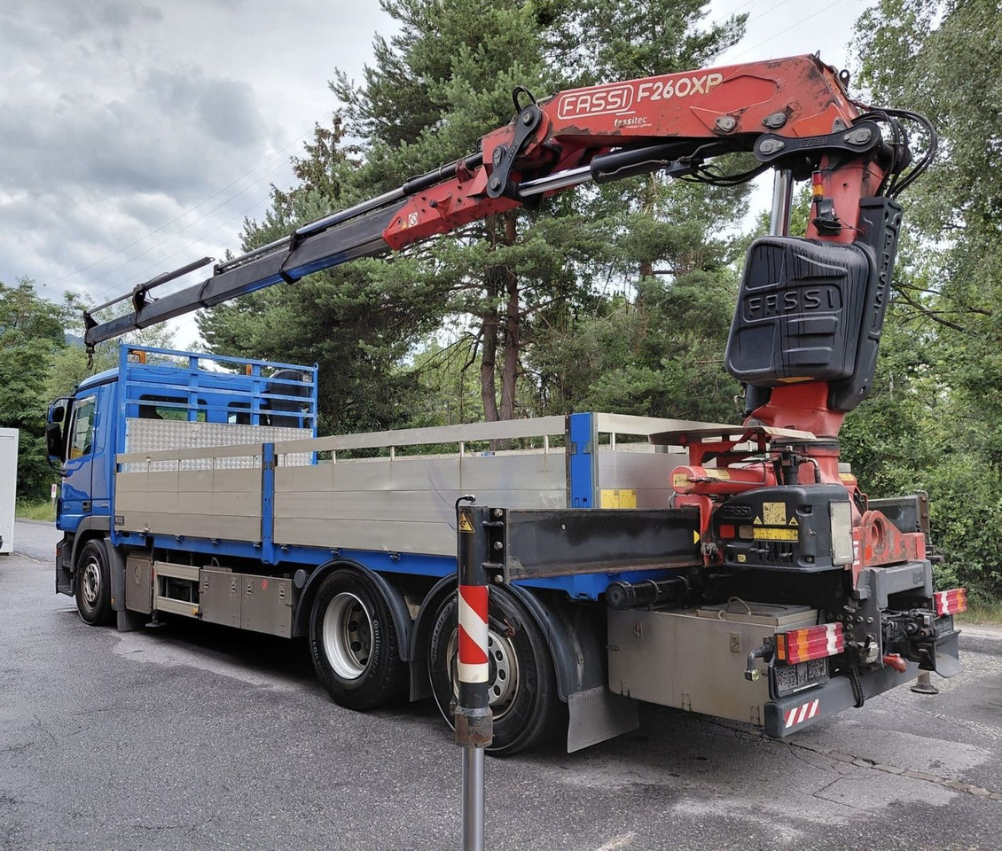 Mercedes-Benz Actros 2544 6x2, E5, EPS, Fassi F260XP, Retarder - Darus autó: 4 kép. Mercedes-Benz Actros 2544 6x2, E5, EPS, Fassi F260XP, Retarder - Darus autó: 4 kép.