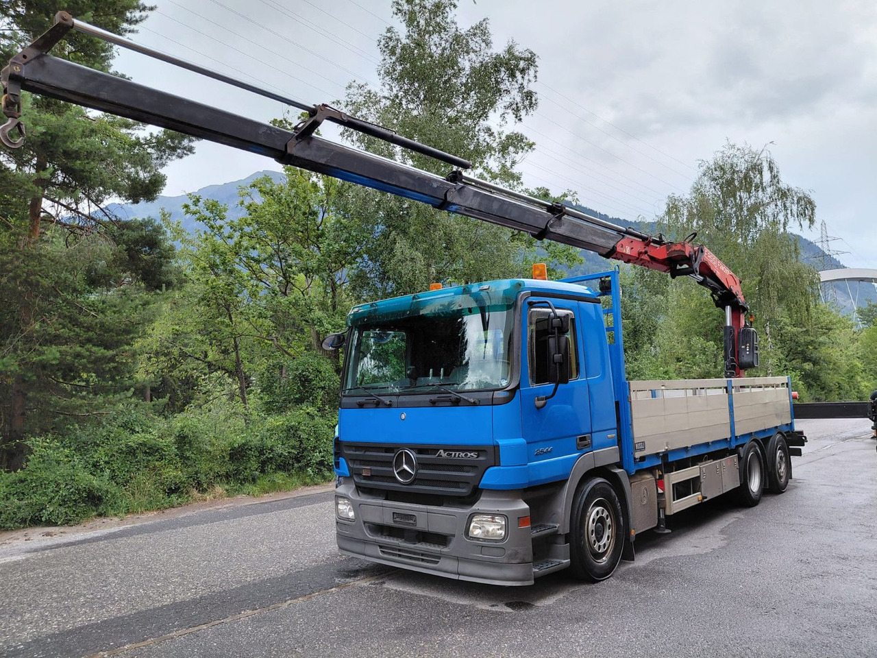 Mercedes-Benz Actros 2544 6x2, E5, EPS, Fassi F260XP, Retarder - Darus autó: 1 kép. Mercedes-Benz Actros 2544 6x2, E5, EPS, Fassi F260XP, Retarder - Darus autó: 1 kép.