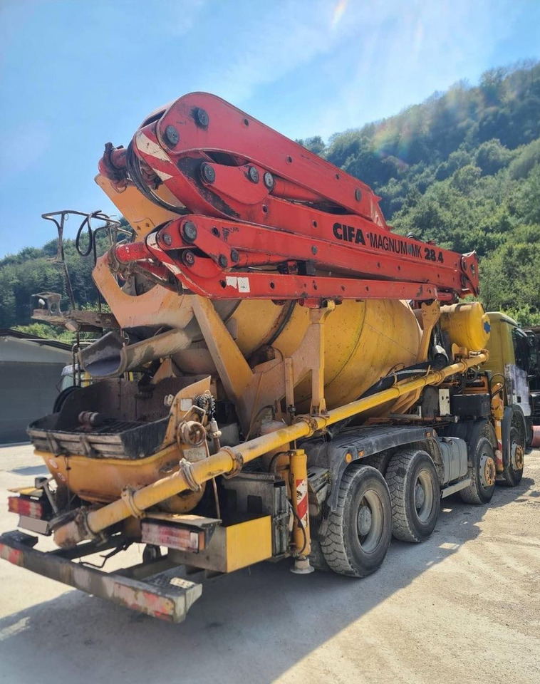 Mercedes-Benz Actros 4141B 8x4, MP2, CIFA 28m Magnum - Betonpumpa: 2 kép. Mercedes-Benz Actros 4141B 8x4, MP2, CIFA 28m Magnum - Betonpumpa: 2 kép.