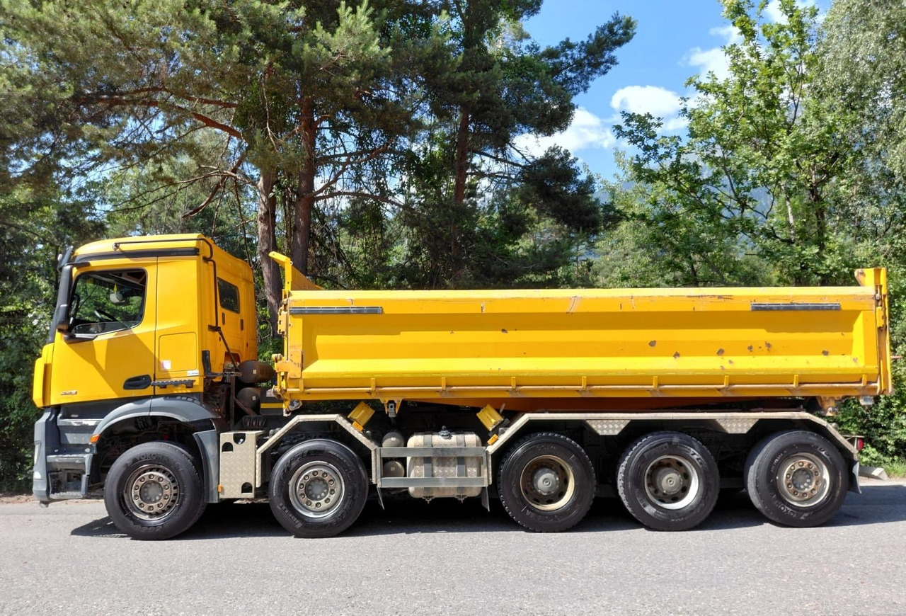 Mercedes-Benz Arocs 4448 10x4,E6,Schwarzmueller Kipper, Retard - Billenőplatós teherautó: 2 kép. Mercedes-Benz Arocs 4448 10x4,E6,Schwarzmueller Kipper, Retard - Billenőplatós teherautó: 2 kép.