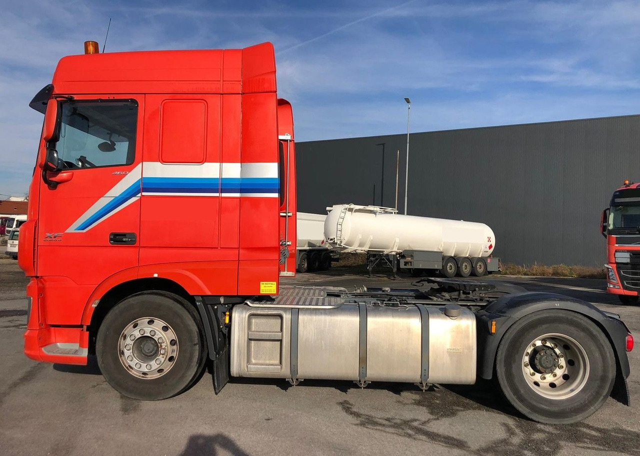 DAF XF460 FT 4x2, Euro 6, ADR, Hydraulik - Nyergesvontató: 5 kép. DAF XF460 FT 4x2, Euro 6, ADR, Hydraulik - Nyergesvontató: 5 kép.