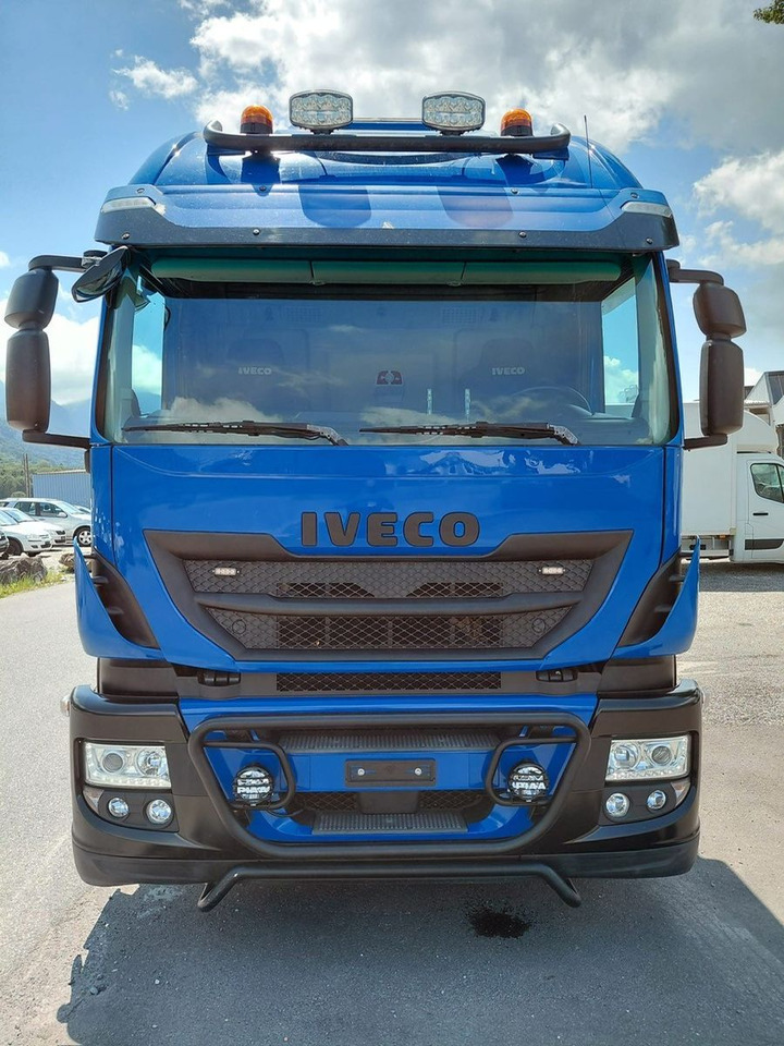 Iveco 440S48TX Stralis 6x2, E6, Kipphydraulik - Nyergesvontató: 2 kép. Iveco 440S48TX Stralis 6x2, E6, Kipphydraulik - Nyergesvontató: 2 kép.