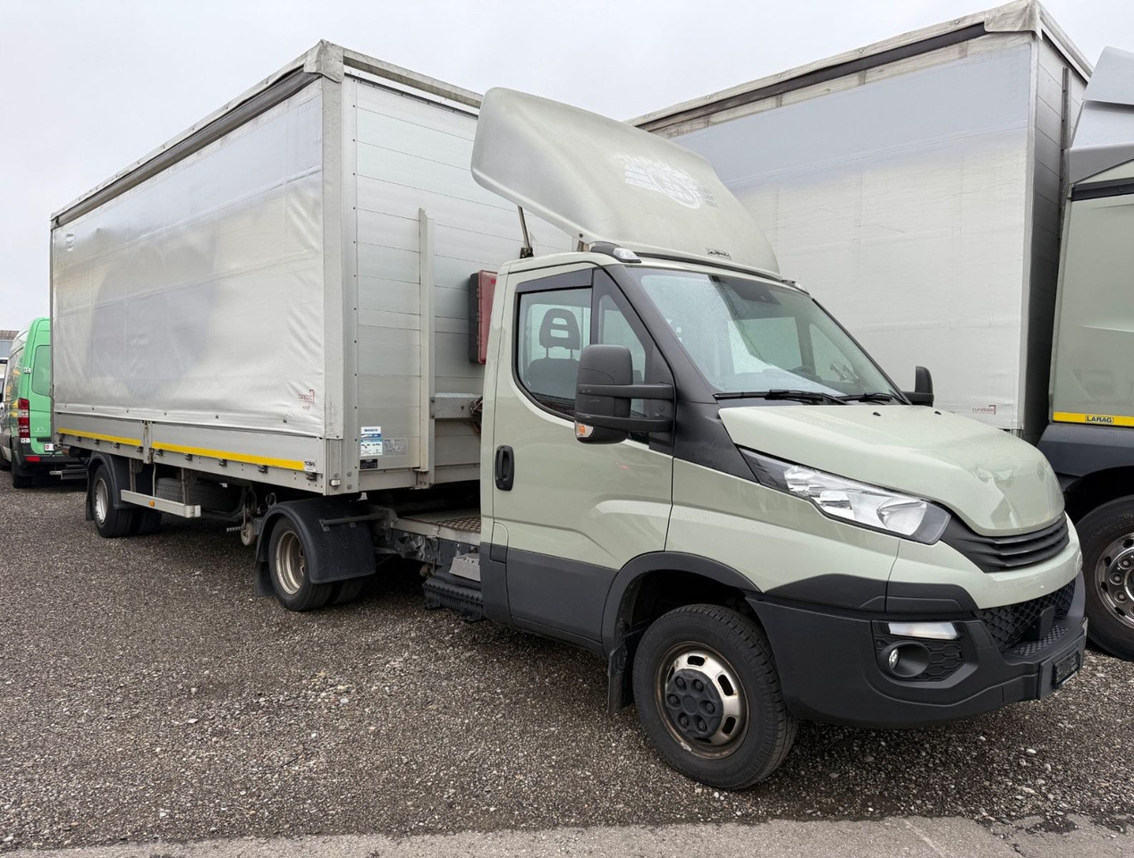 Iveco 50C18T Daily 4x2,E6,mit Auflieger Mobas 7.5 Lade - Nyergesvontató: 1 kép. Iveco 50C18T Daily 4x2,E6,mit Auflieger Mobas 7.5 Lade - Nyergesvontató: 1 kép.