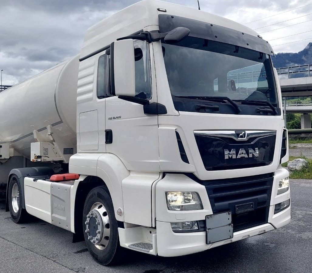 MAN TGS 18.420 4x2, E6, ADR, Retarder - Nyergesvontató: 3 kép. MAN TGS 18.420 4x2, E6, ADR, Retarder - Nyergesvontató: 3 kép.