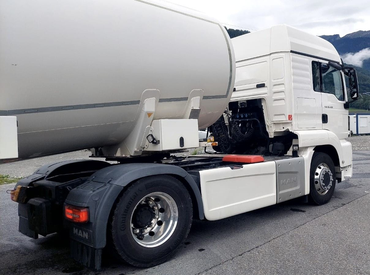 MAN TGS 18.420 4x2, E6, ADR, Retarder - Nyergesvontató: 4 kép. MAN TGS 18.420 4x2, E6, ADR, Retarder - Nyergesvontató: 4 kép.