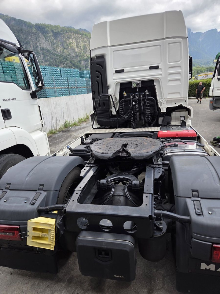 MAN TGS 18.420 4x2, E6, ADR - Nyergesvontató: 3 kép. MAN TGS 18.420 4x2, E6, ADR - Nyergesvontató: 3 kép.