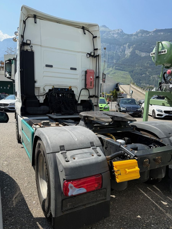 MAN TGX 18.680 V8 4x2, Euro 5,Retarder,Kipphydraulik - Nyergesvontató: 3 kép. MAN TGX 18.680 V8 4x2, Euro 5,Retarder,Kipphydraulik - Nyergesvontató: 3 kép.