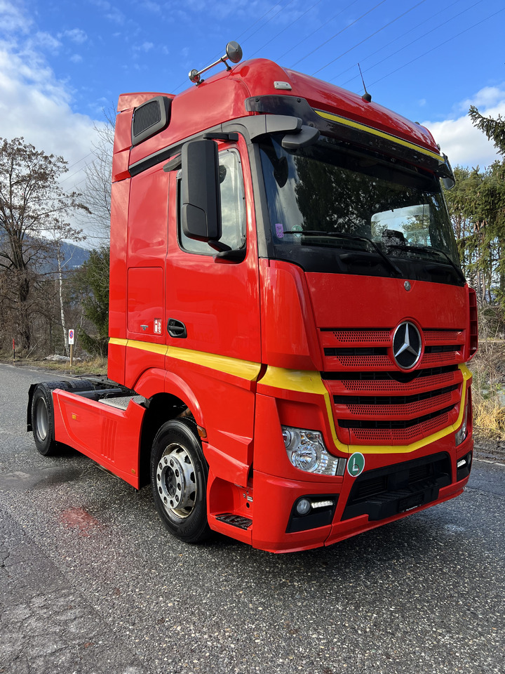 MERCEDES-BENZ Actros 1845 4x2, E6, Retarder - Nyergesvontató: 1 kép. MERCEDES-BENZ Actros 1845 4x2, E6, Retarder - Nyergesvontató: 1 kép.